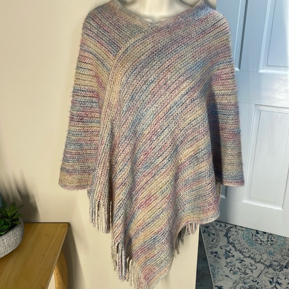 Mia & Tess rainbow sweater poncho with tassels - Picture 1 of 14